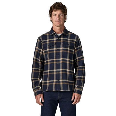 fw27-patagonia-fjord-flannel-shirt-wbf26_42402_cgne_leo-1